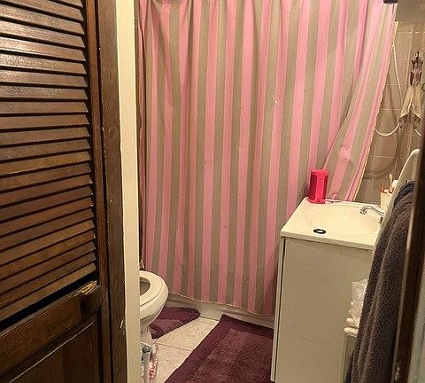 5th image of 2039 Spring Garden St APT 1R