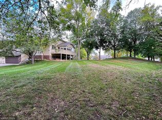 1030 Aston Cir, Burnsville, MN 55337