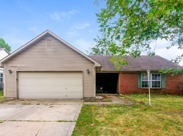 1010 Killian Dr, Mooresville, IN 46158