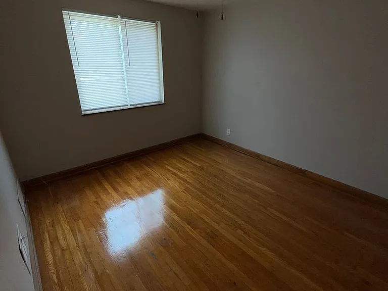 108 W Huron Ave — Photo 4