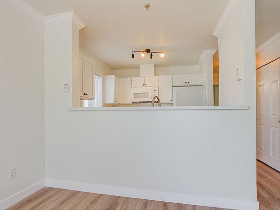 5th image of 33020 10th Ave SW Unit U301