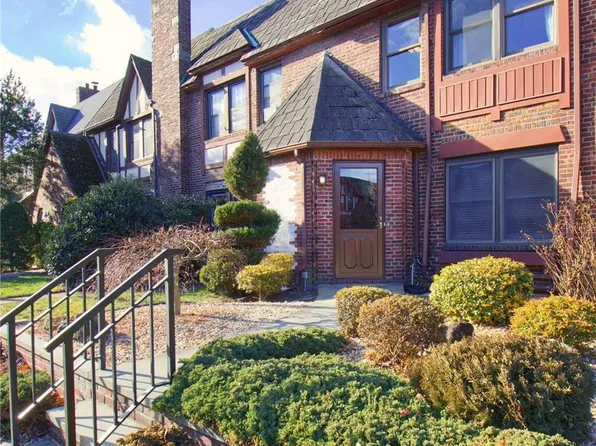 345 Bauer, Mineola, NY 11501