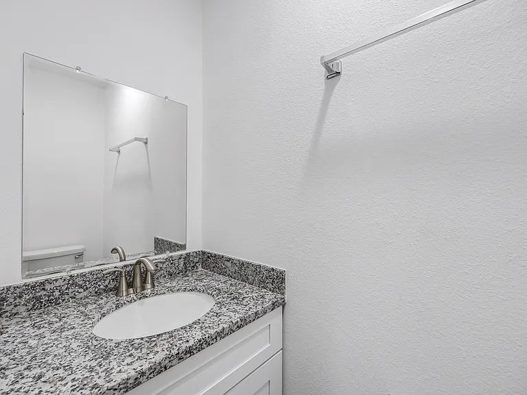 8635 Peachtree St #B — Photo 11