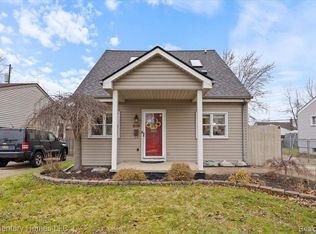 22415 Kramer St, Saint Clair Shores, MI
