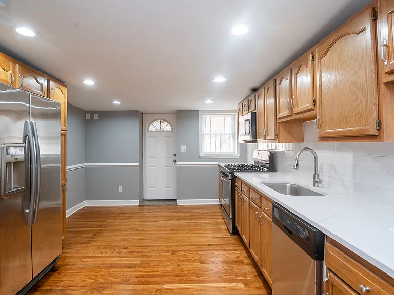 1509 McHenry St — Photo 5