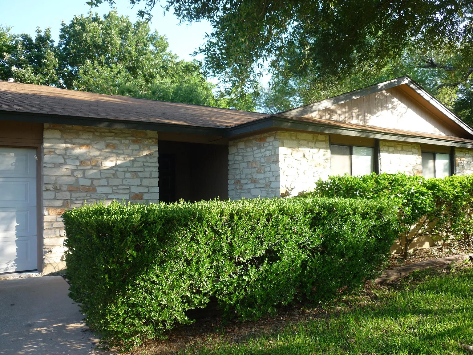603 Windsor Rd — Photo 1