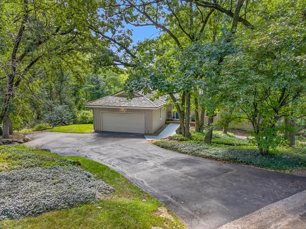 7116 Applewood Dr, Madison, WI 53719