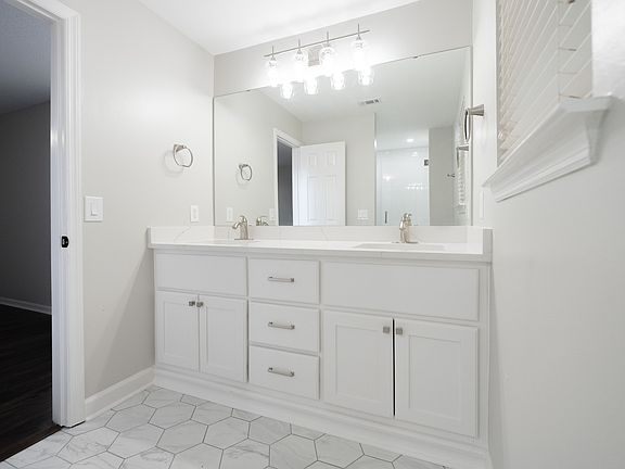 3rd image of 2737 Kennedy Ct