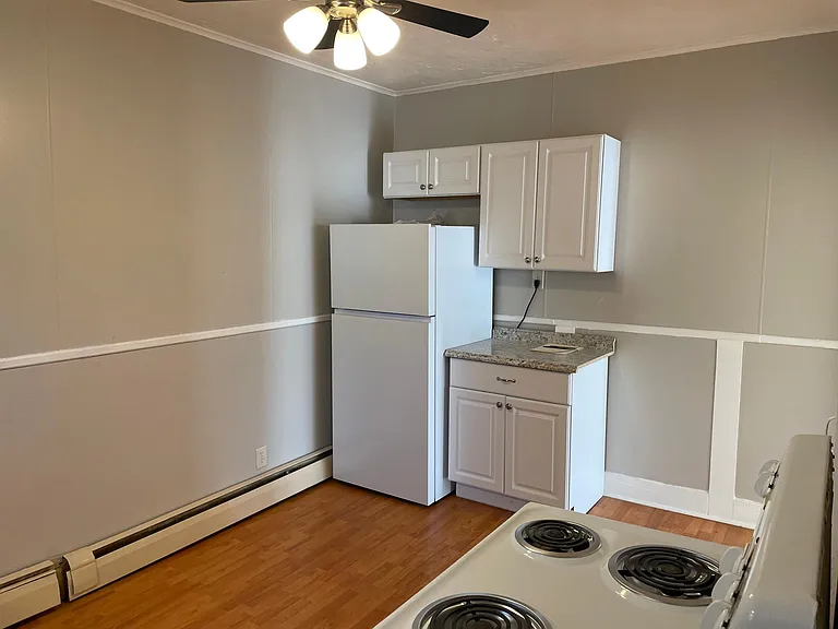 272 Main St — Photo 5