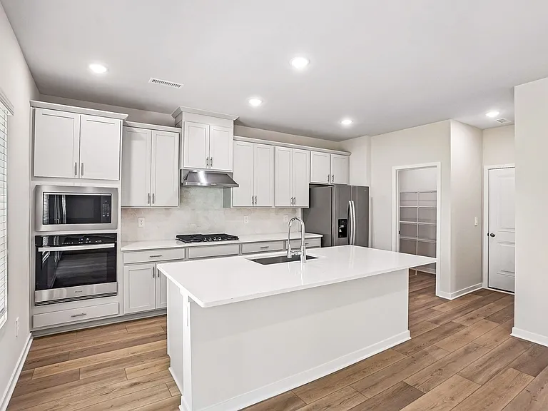 528 Southland Dr — Photo 8