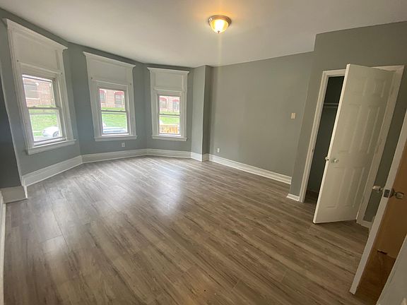 3rd image of 116 Milford Ave Floor 1