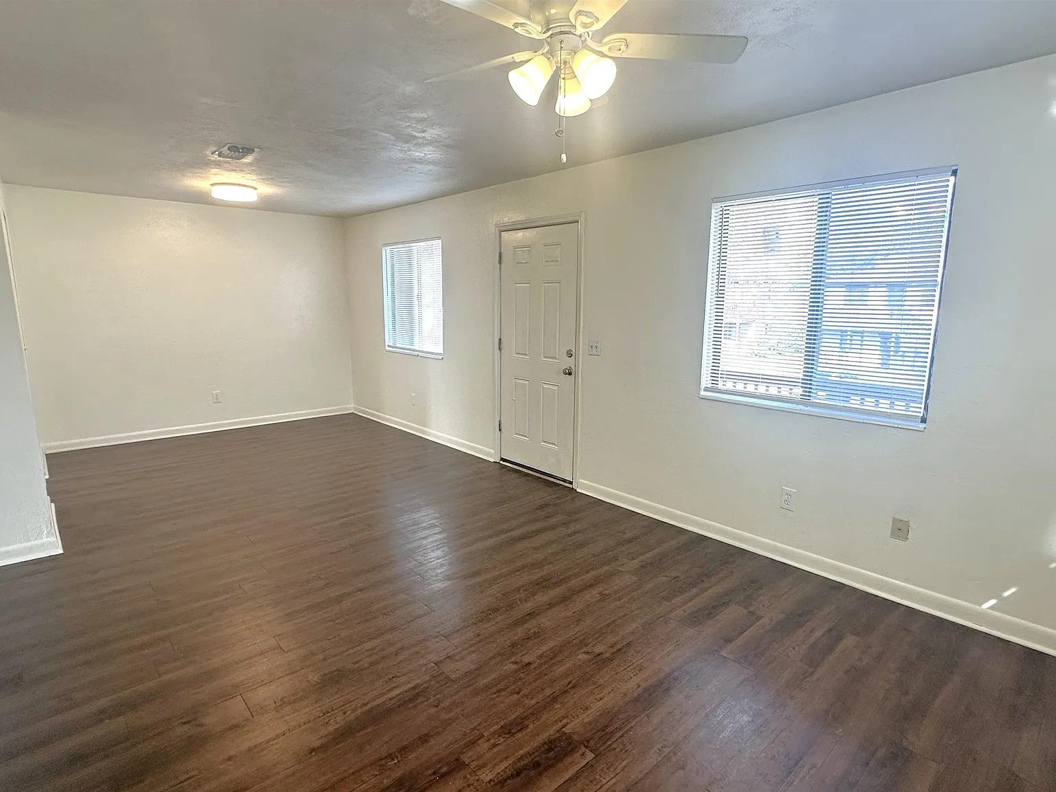 2 bed, 1.0 bath, 850 sqft, $1,025 — Photo 2