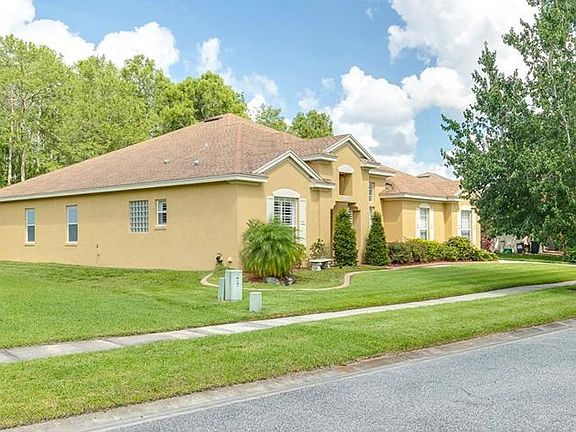 2nd image of 12009 Shadowbrook Ln