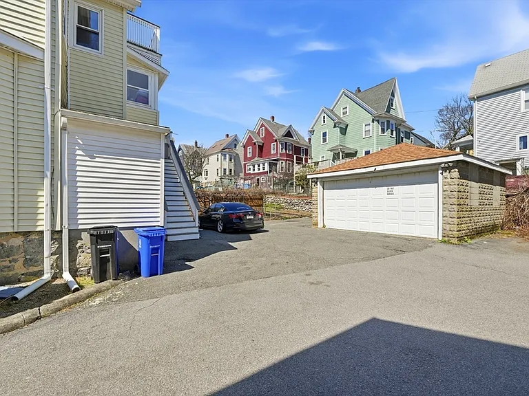 10 Rockwell Ter #1 — Photo 11