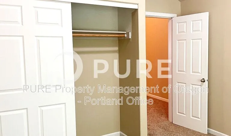 2806 Raymond St — Photo 12