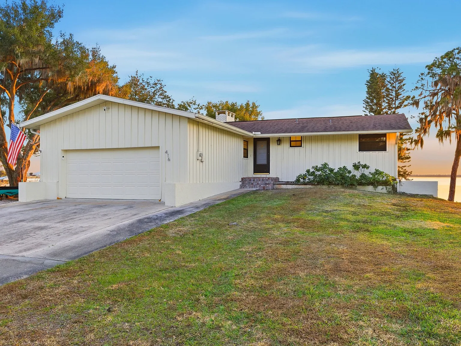 4 bed, 2720 sqft, $5,000 — Photo 2