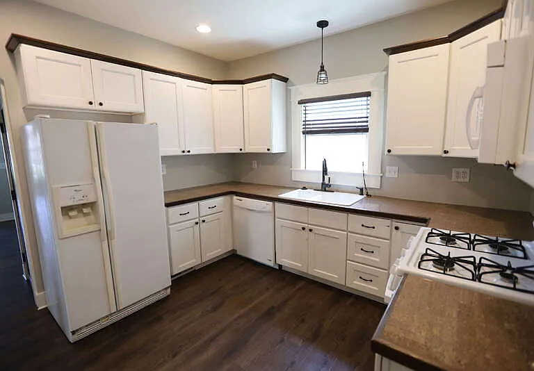 129 Diamond Ave SE — Photo 3