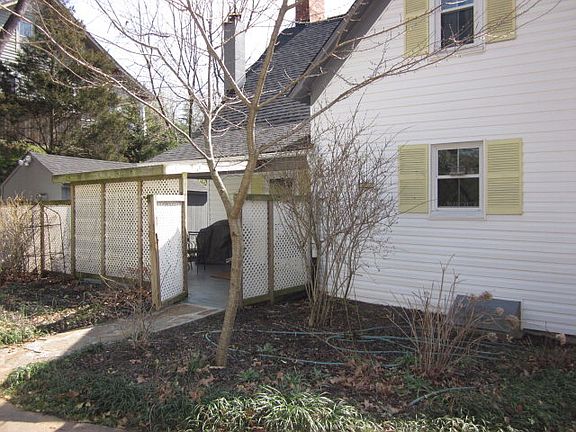 2nd image of 916 F St