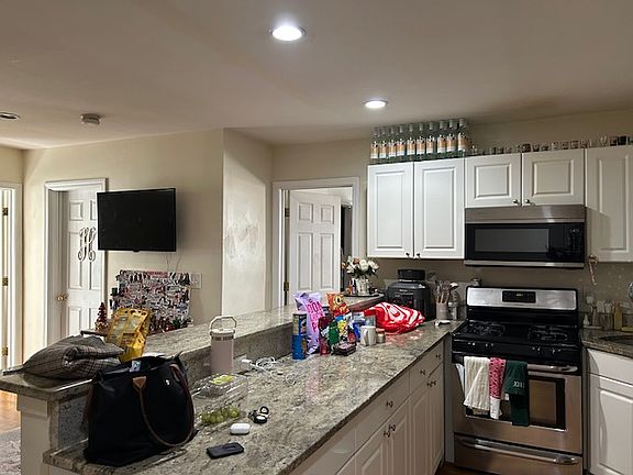3rd image of 63 Egmont St APT 4