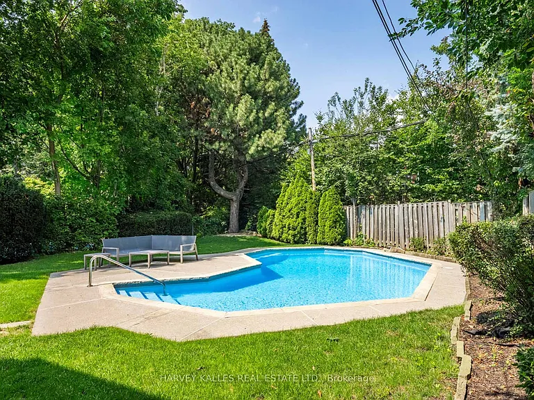 14 Dewbourne Ave — Photo 2