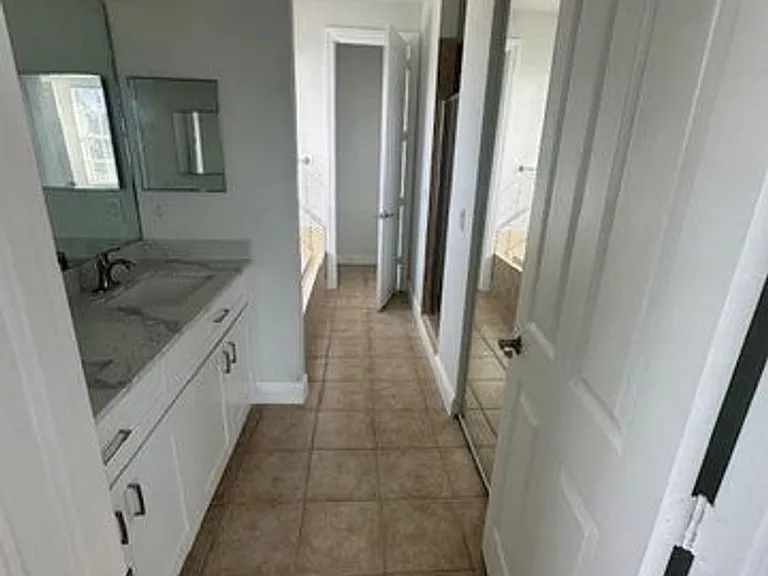 2502 N Dixie Hwy #49 — Photo 10