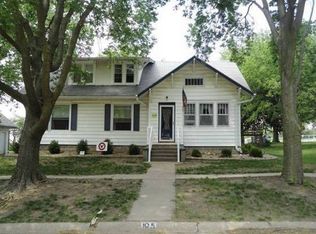 105 W Dewey St, Cook, NE 68329