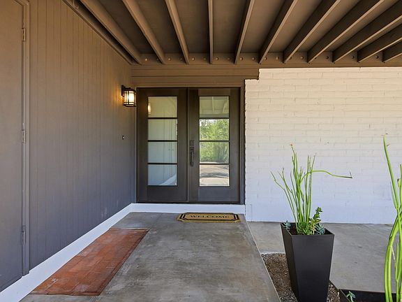 3rd image of 4055 E Alvernon Cir