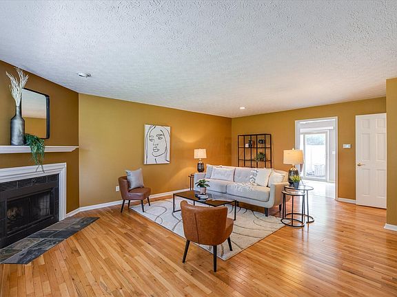 2nd image of 118 Carrowmoor Ct #38