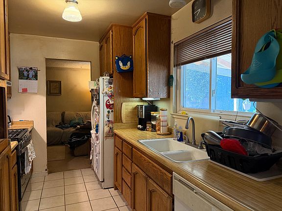4th image of 7235 Larchmont Dr