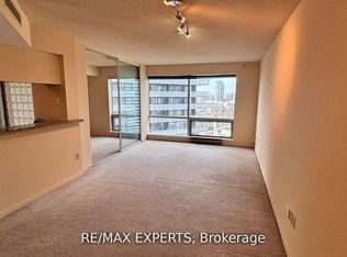 1001 Bay St #2116, Toronto, ON M5S 3A6