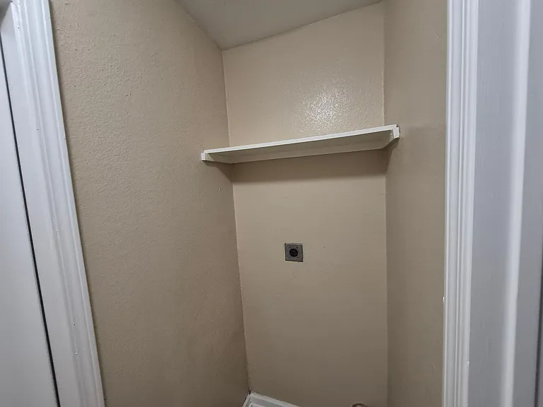 8806 Slumber Ln — Photo 38
