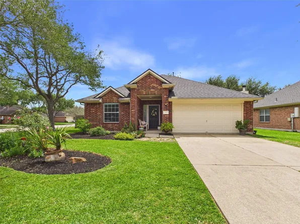 218 River Basin Ln, Dickinson, TX 77539
