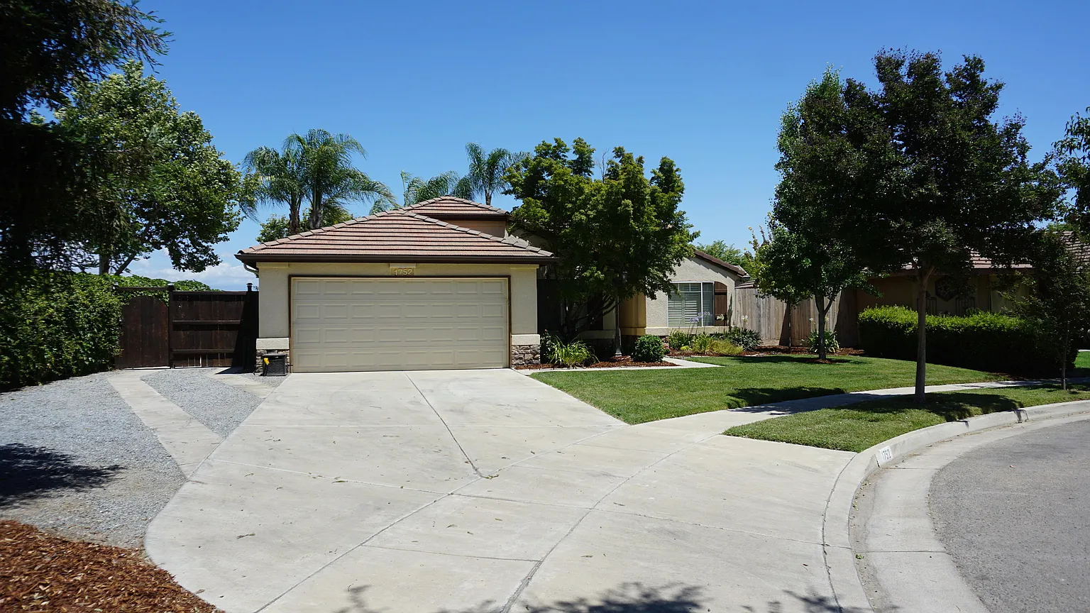 1752 N Rio Vista Ct photo 1