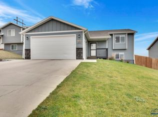 2033 E Philadelphia St, Rapid City, SD 57703