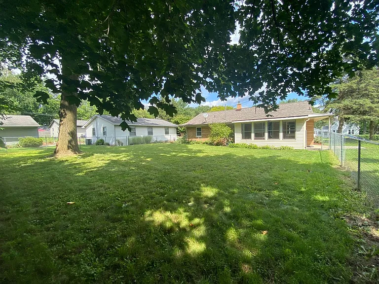 875 Orlando Ave SE — Photo 16