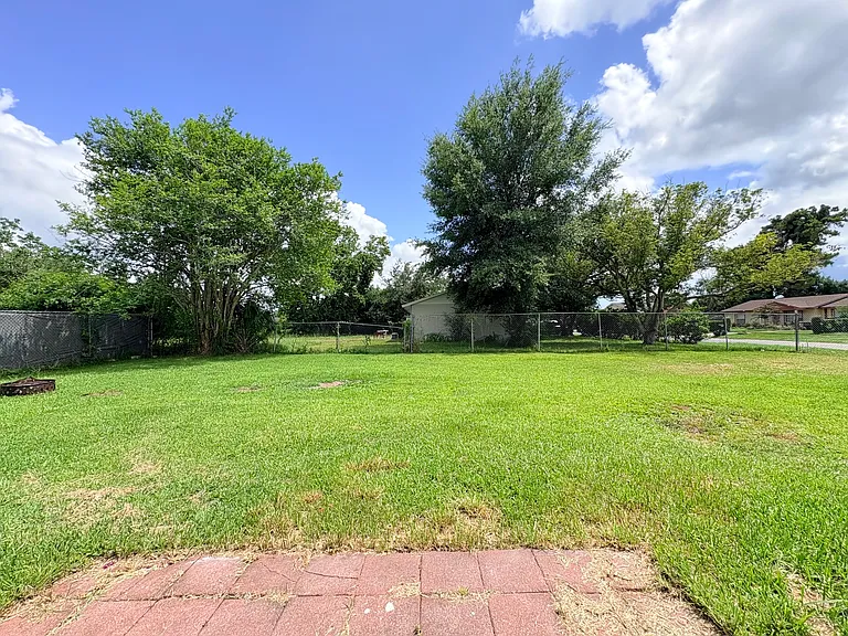 4428 Carousel Rd — Photo 25
