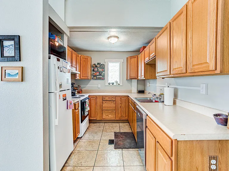 1150 Spruce St — Photo 10