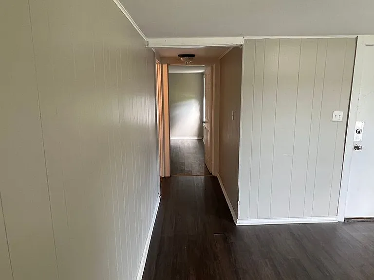 2201 Naples St — Photo 6