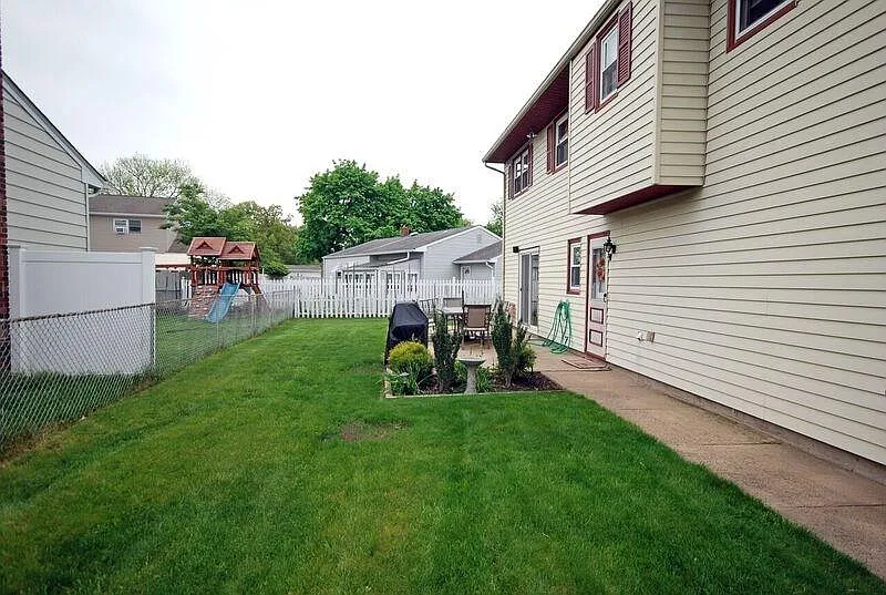 3 Rutgers Ln photo 1