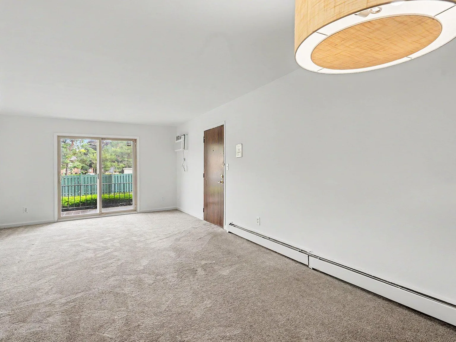 2 bed, 1.0 bath, 868 sqft, $1,480 — Photo 4