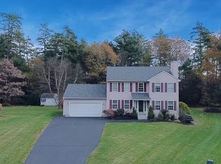 7 Acorn Dr, Londonderry, NH 03053