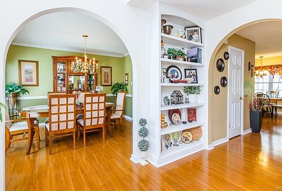 2nd image of 6408 Majestic Way