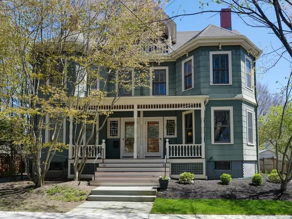 36 Chester St Unit 36, Watertown, MA 02472