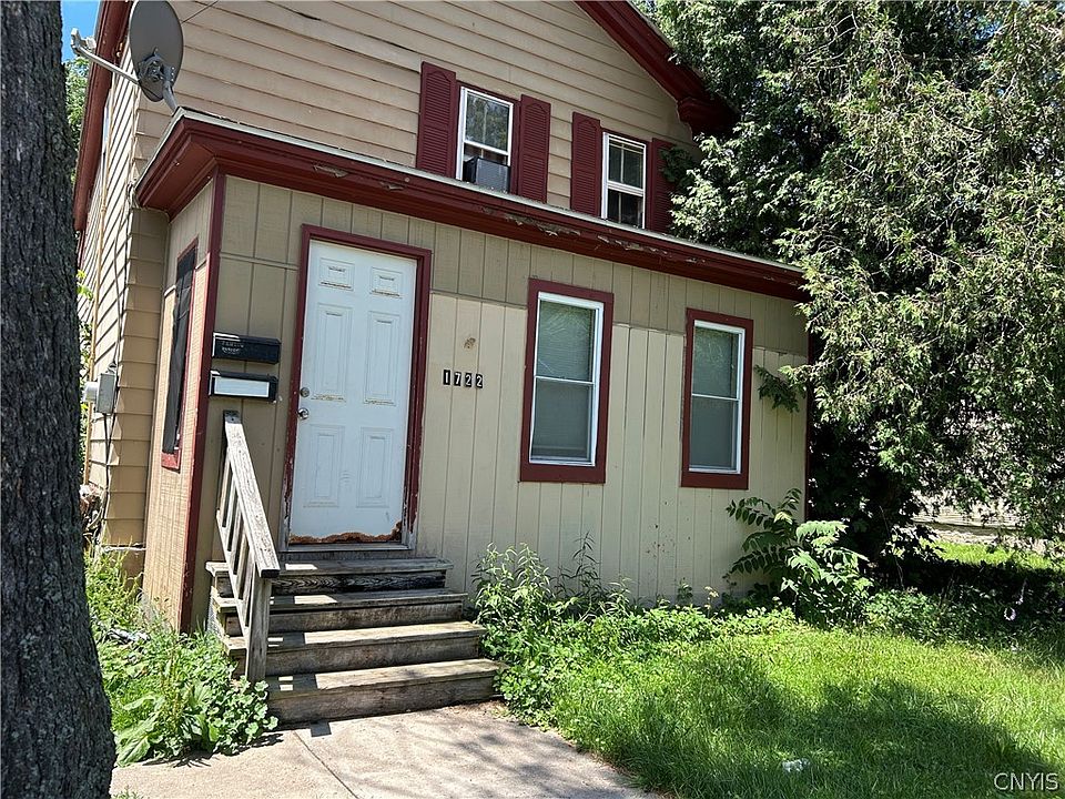 1st image of 1722 Valley Dr