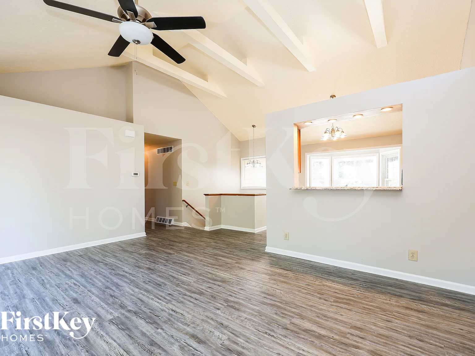 3 bed, 2.5 bath, 1640 sqft, $2,045 — Photo 2