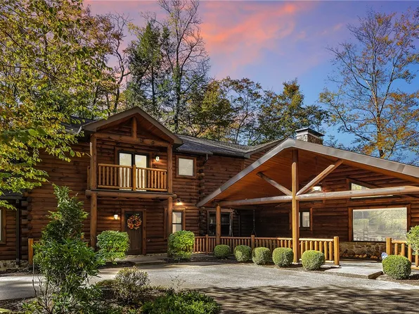 196 S Peninsula Dr, Central City, PA 15926