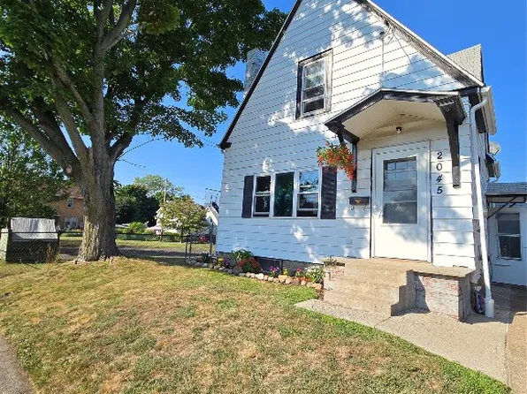2045 Market St, Erie, PA 16510