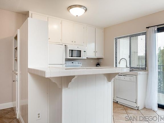 3rd image of 7855 Cowles Mountain Ct Unit A12