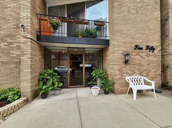 550 Ida St APT 4SW, Des Plaines, IL 60016