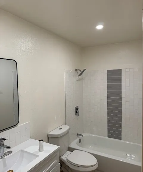 900 Rose Ave #1 — Photo 13